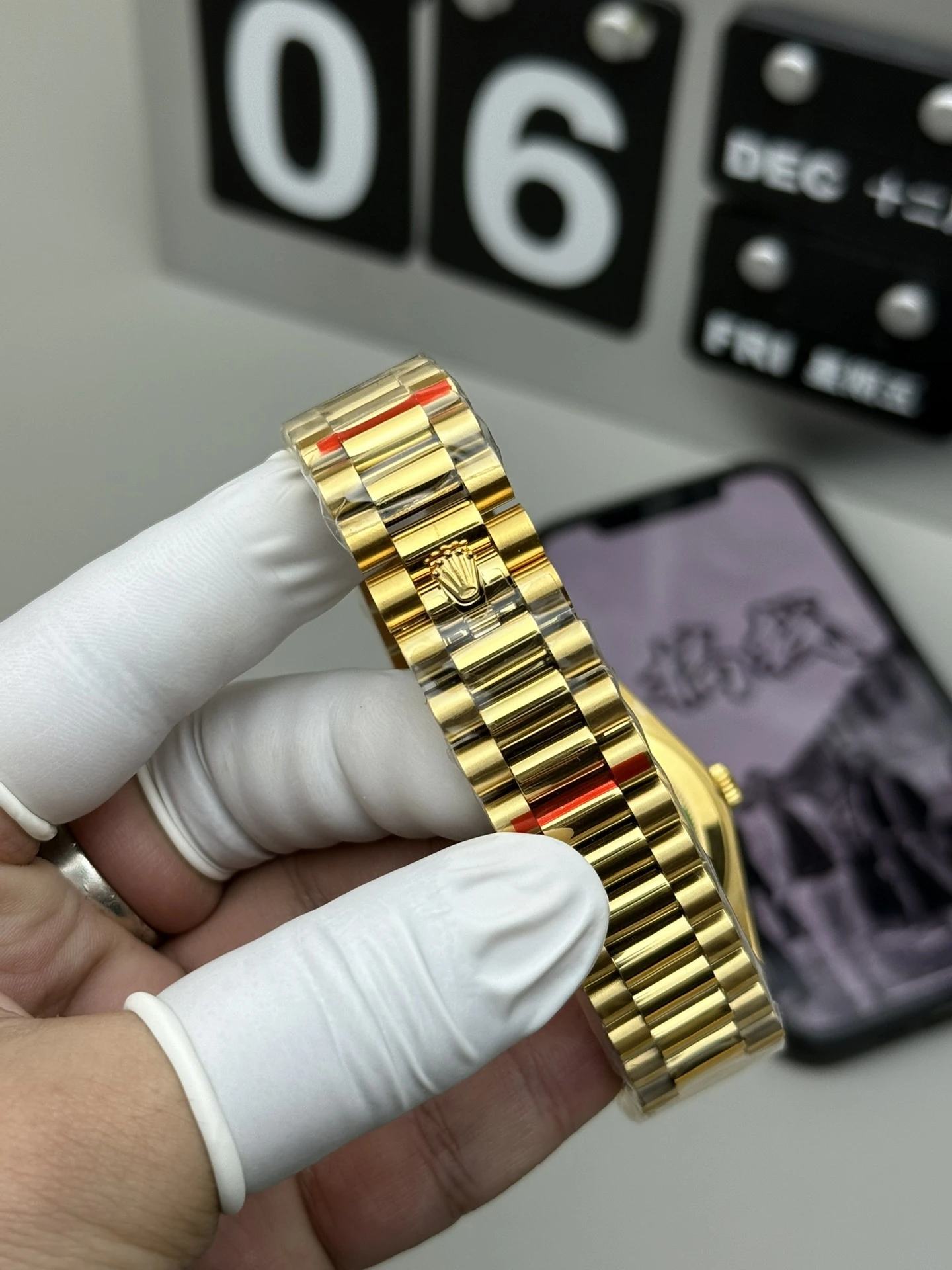 Replica Rolex Day-Date M228238-0004 40mm 18K Yellow Gold with Black Dial - Image 8