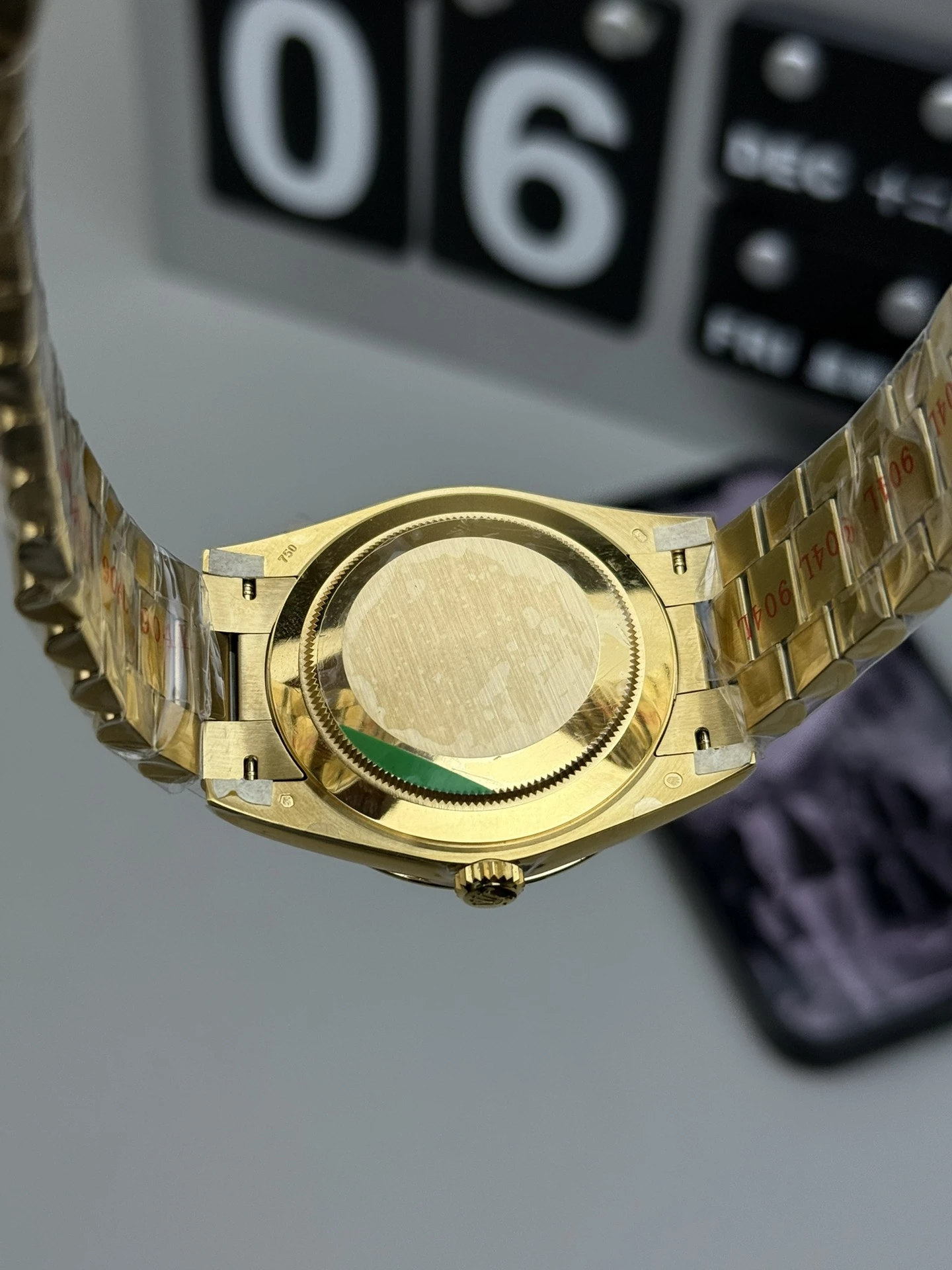 Replica Rolex Day-Date M228238-0004 40mm 18K Yellow Gold with Black Dial - Image 4