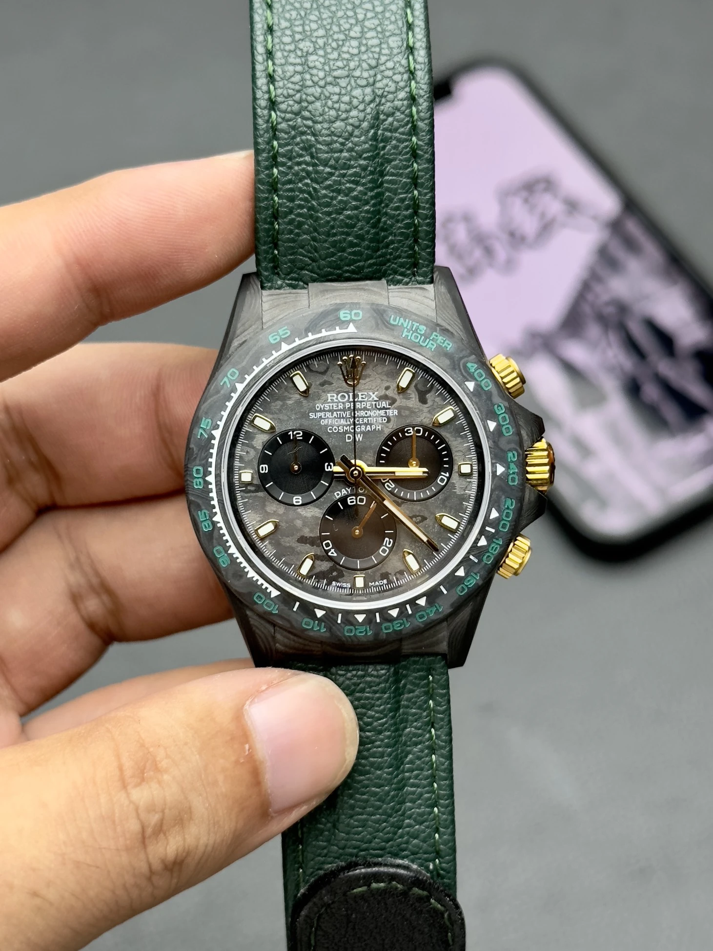 Rolex Replica Daytona Carbon Fiber Chronograph Men's Watch with Green Leather Strap - Image 4